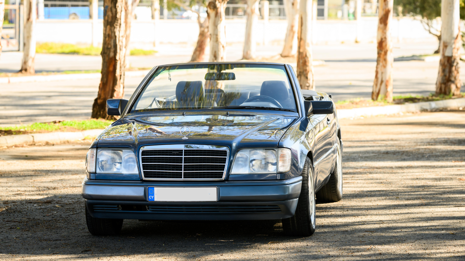 Mercedes E200 Cabrio 1994 4 Seater exterior